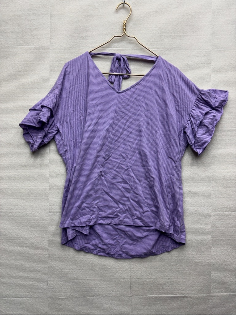 Easel | large Women's Lavender Ruffle Sleeve V-Neck Top